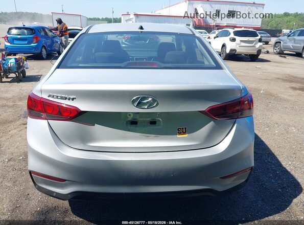 3KPC24A30JE034004 2018 HYUNDAI ACCENT Silver 
