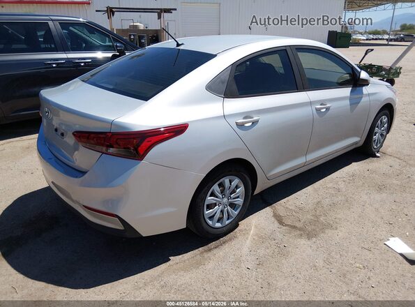 3KPC24A35JE005825 2018 HYUNDAI ACCENT Серебряный Задняя правая четверть