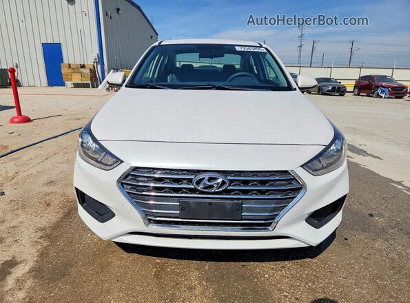 3KPC24A38KE080911 2019 HYUNDAI ACCENT Белый Вид спереди
