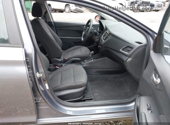 3KPC24A3XJE026363 2018 HYUNDAI ACCENT Gray Vista interior delantera