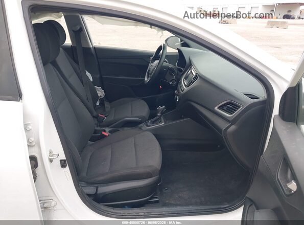 3KPC24A60LE097939 2020 HYUNDAI ACCENT Белый Вид салона спереди