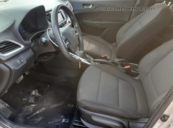 3KPC24A60ME129726 2021 HYUNDAI ACCENT Silver Widok wnętrza z przodu