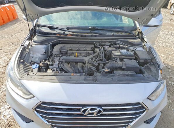 3KPC24A60ME129726 2021 HYUNDAI ACCENT Silver Widok wnętrza z tyłu