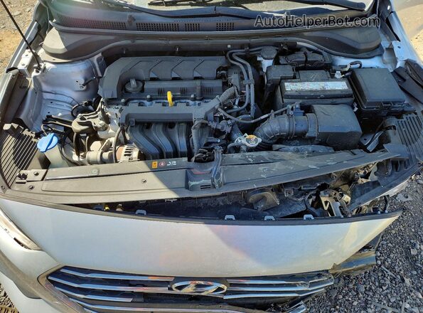 3KPC24A68LE097235 2020 HYUNDAI ACCENT Silver Widok wnętrza z tyłu
