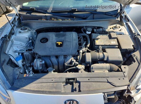 3KPF24AD0LE193453 2020 KIA FORTE Silver Widok wnętrza z tyłu