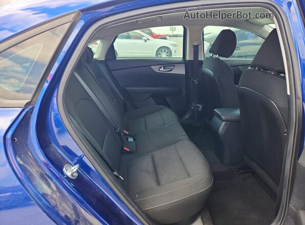 3KPF24AD0ME370195 2021 KIA FORTE Синий Вид задних сидений