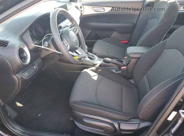 3KPF24AD0PE583071 2023 KIA FORTE Black Widok wnętrza z przodu