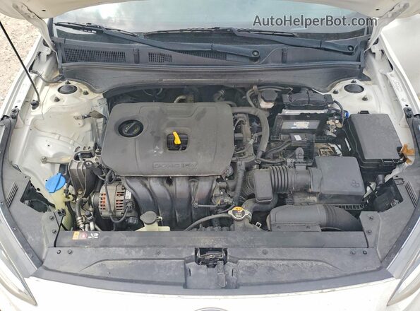 3KPF24AD1ME274950 2021 KIA FORTE Белый Вид задней части салона