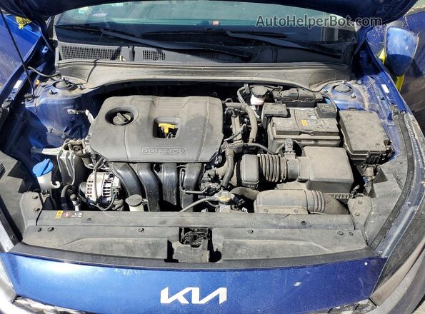3KPF24AD1RE730548 2024 KIA FORTE Blue Vista interior trasera