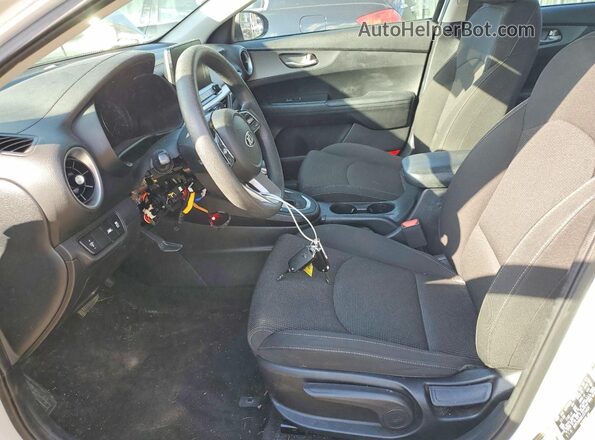 3KPF24AD2LE214626 2020 KIA FORTE White Widok wnętrza z przodu