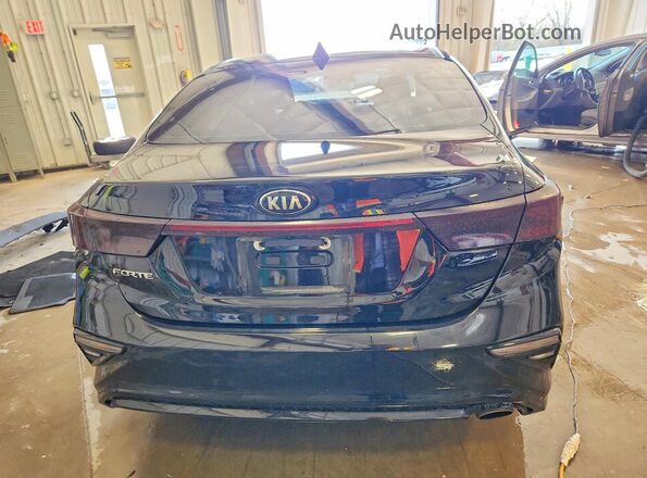 3KPF24AD2ME273371 2021 KIA FORTE Black Widok z tyłu
