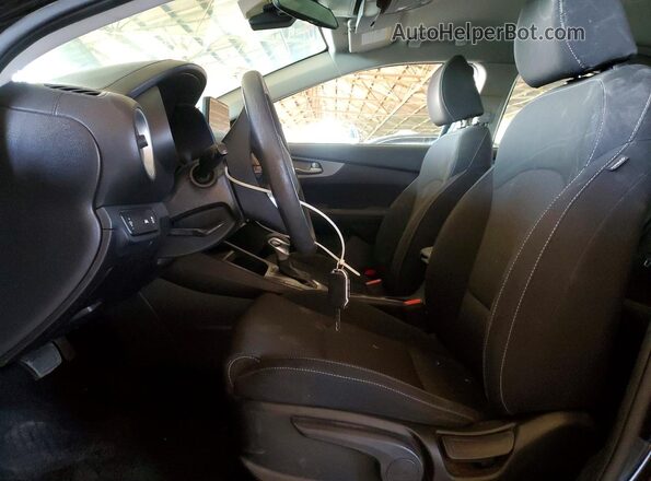 3KPF24AD2ME410549 2021 KIA FORTE Black Widok wnętrza z przodu