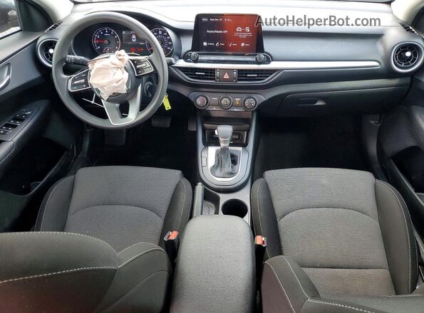 3KPF24AD2PE581208 2023 KIA FORTE Серый Вид панели приборов