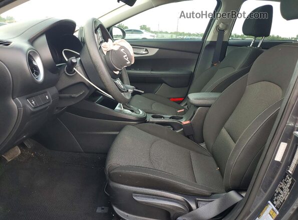 3KPF24AD2PE581208 2023 KIA FORTE Серый Вид салона спереди
