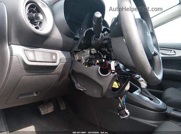3KPF24AD2RE751750 2024 KIA FORTE Серый Вид спереди