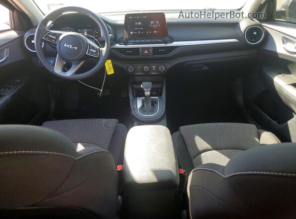 3KPF24AD2RE801529 2024 KIA FORTE Черный Вид панели приборов