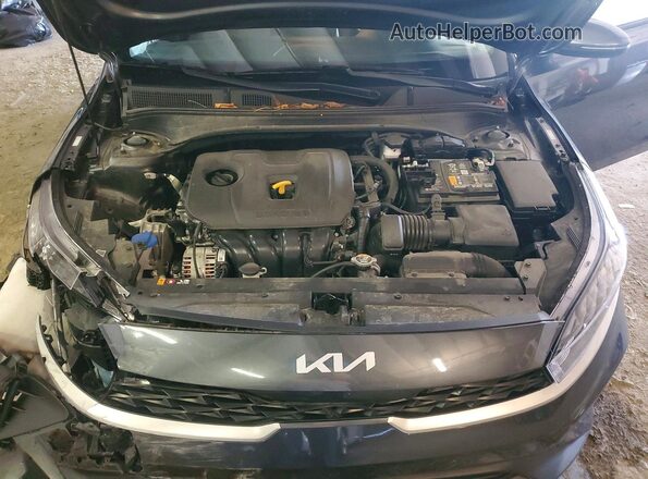 3KPF24AD2RE828004 2024 KIA FORTE Серый Вид задней части салона