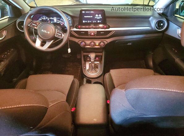 3KPF24AD2RE828004 2024 KIA FORTE Серый Вид панели приборов