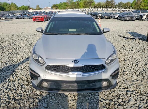 3KPF24AD3KE044789 2019 KIA FORTE Серебряный Вид спереди