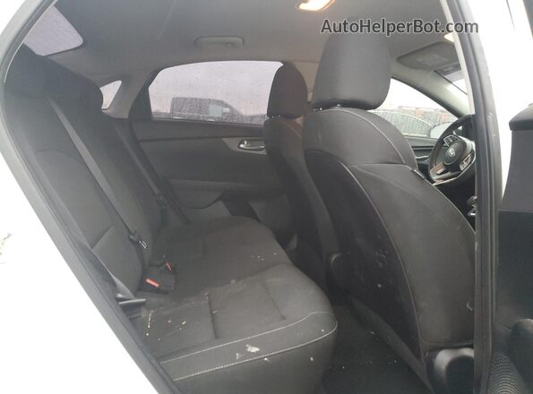 3KPF24AD3KE115506 2019 KIA FORTE White Widok tylnych siedzeń