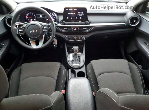 3KPF24AD3PE551490 2023 KIA FORTE Черный Вид панели приборов