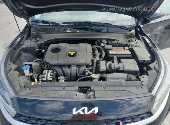3KPF24AD3PE551716 2023 KIA FORTE Black Widok wnętrza z tyłu