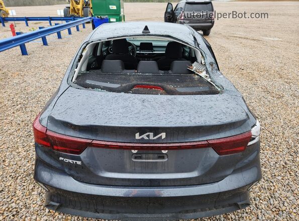 3KPF24AD3PE631467 2023 KIA FORTE Gray Widok z tyłu