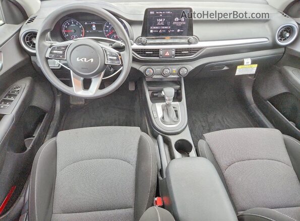 3KPF24AD3PE651766 2023 KIA FORTE Синий Вид панели приборов
