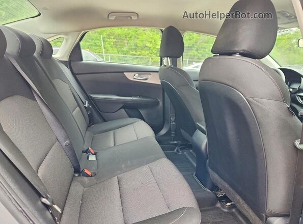 3KPF24AD3RE751823 2024 KIA FORTE Серый Вид задних сидений