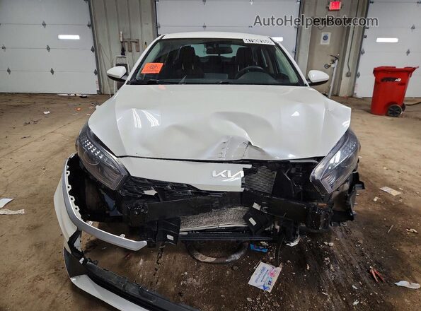 3KPF24AD3RE754026 2024 KIA FORTE Белый Вид спереди