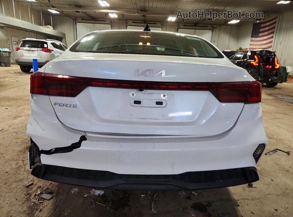 3KPF24AD3RE754026 2024 KIA FORTE Белый Вид сзади