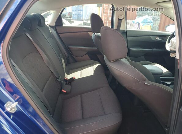 3KPF24AD4LE164991 2020 KIA FORTE Blue Vista de los asientos traseros