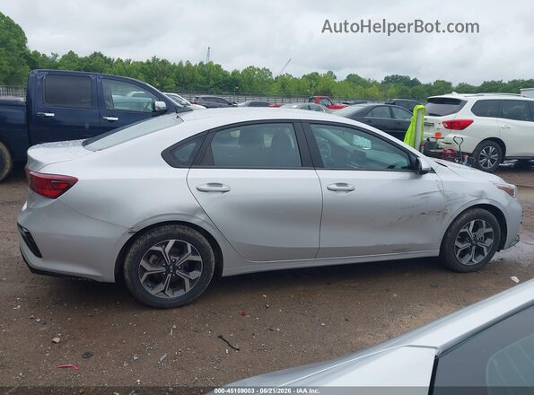3KPF24AD4LE205832 2020 KIA FORTE Серебряный Вид задней части салона
