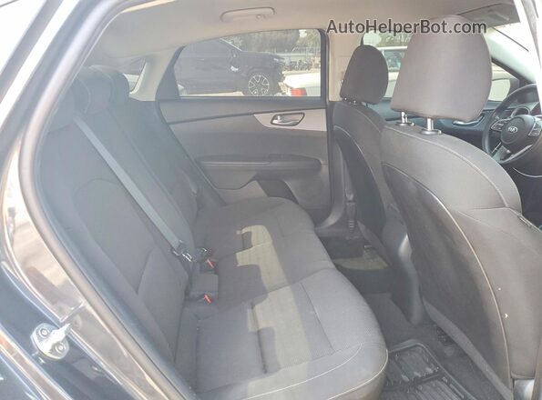 3KPF24AD4ME278085 2021 KIA FORTE Gray Widok tylnych siedzeń