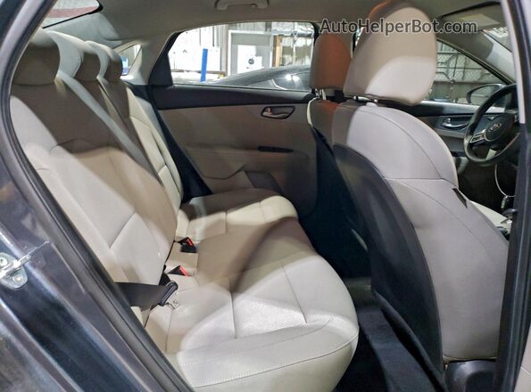 3KPF24AD4ME403621 2021 KIA FORTE Серый Вид задних сидений