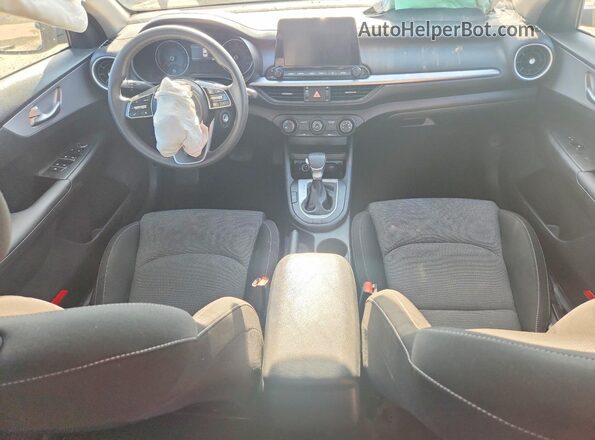 3KPF24AD4RE711203 2024 KIA FORTE Black Dashboard view