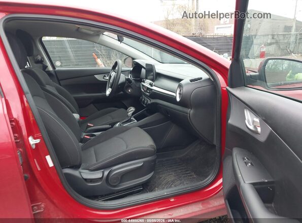 3KPF24AD4RE712495 2024 KIA FORTE Красный Вид салона спереди
