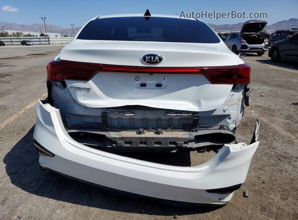 3KPF24AD5ME391351 2021 KIA FORTE Белый Вид сзади