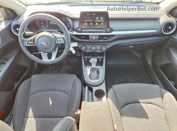 3KPF24AD5ME413378 2021 KIA FORTE Silver Widok deski rozdzielczej