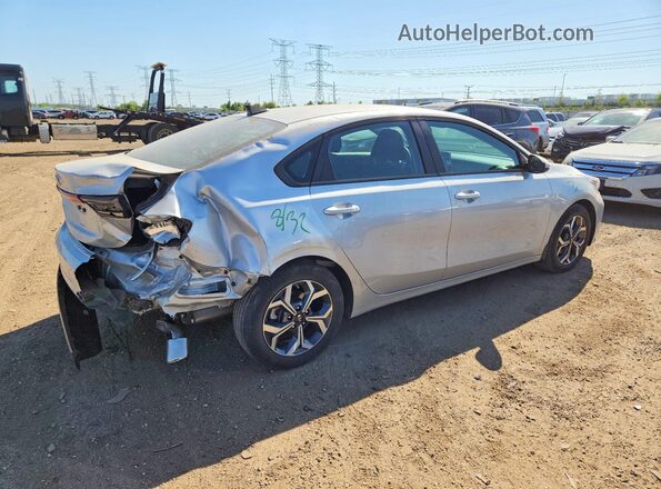 3KPF24AD5ME413378 2021 KIA FORTE Silver Tył prawy