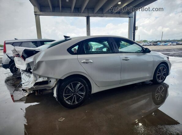 3KPF24AD5RE723554 2024 KIA FORTE White Trasero derecho