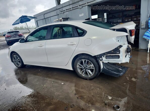 3KPF24AD5RE723554 2024 KIA FORTE White Trasero izquierdo