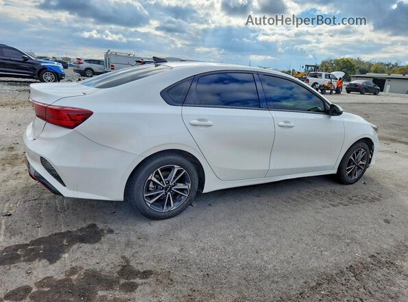 3KPF24AD5RE772348 2024 KIA FORTE Белый Задняя правая четверть