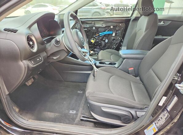 3KPF24AD6LE143558 2020 KIA FORTE Черный Вид салона спереди