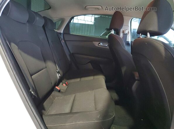 3KPF24AD6ME269632 2021 KIA FORTE Серебряный Вид задних сидений