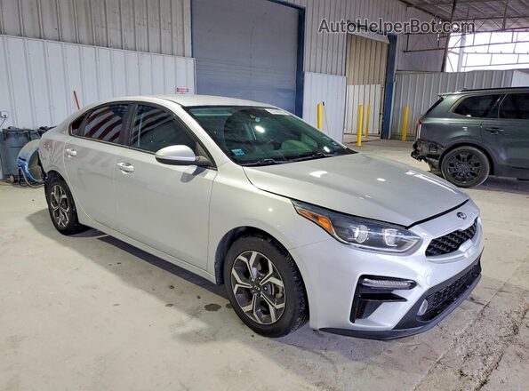 3KPF24AD6ME269632 2021 KIA FORTE Серебряный Передняя правая четверть