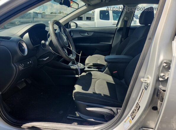 3KPF24AD7LE217408 2020 KIA FORTE Silver Вид салону спереду