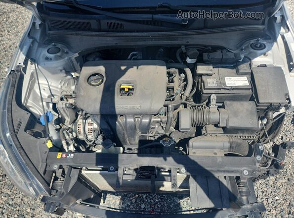3KPF24AD7LE217408 2020 KIA FORTE Silver Вид задньої частини салону