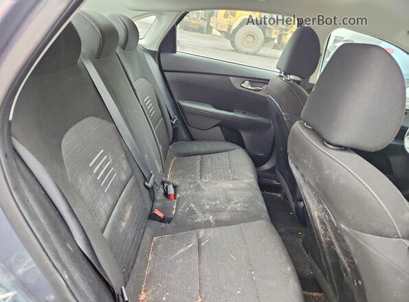 3KPF24AD7LE218218 2020 KIA FORTE Gray Widok tylnych siedzeń