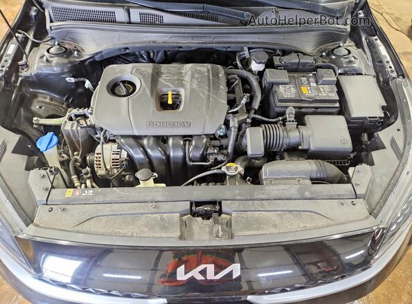 3KPF24AD7NE503715 2022 KIA FORTE Black Widok wnętrza z tyłu